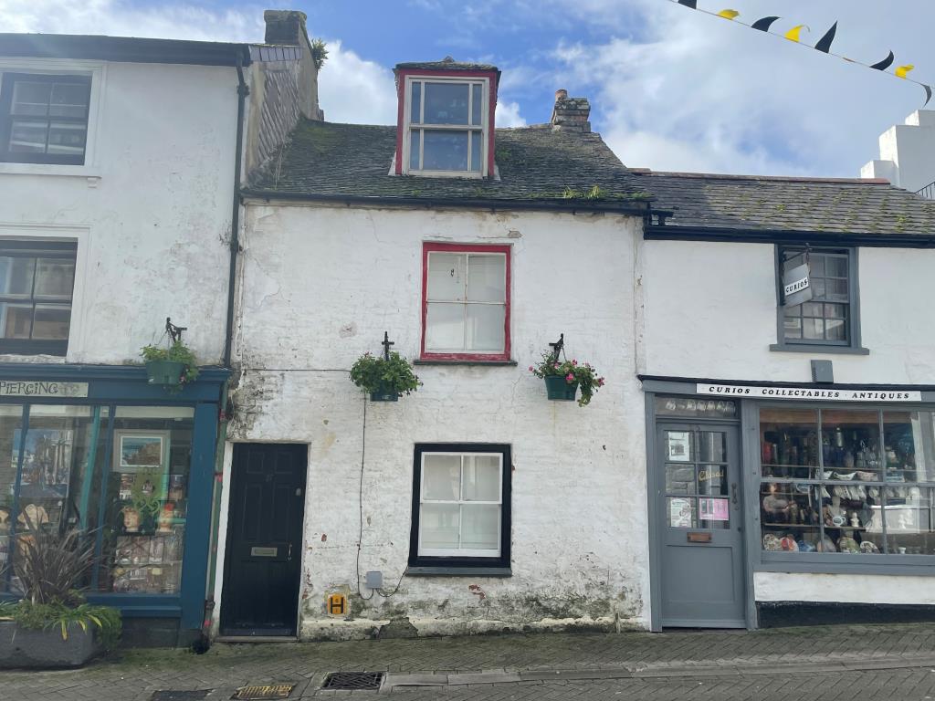 Lot: 27 - COTTAGE FOR IMPROVEMENT - Front elevation of property